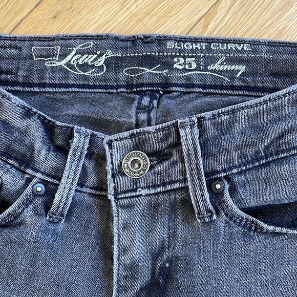 Levi’s Skinny Slight Curve - Picture 6 of 11